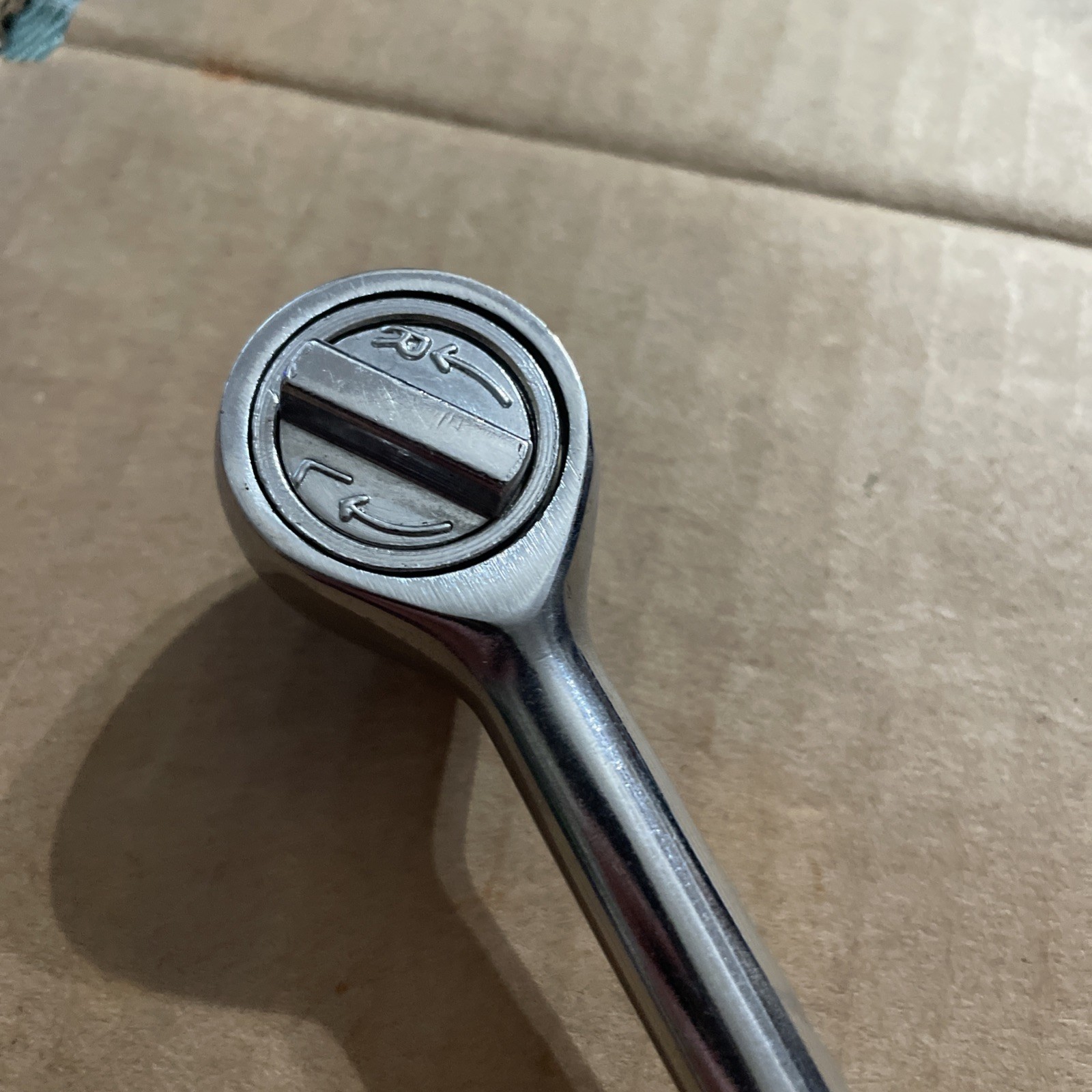 Vintage Unbranded 7.75″ Long Ratchet 3/8″ Drive Round Head Knurled Handle
