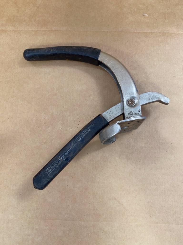 BLUE-POINT YA2090 RADIATOR CAP REMOVER PLIERS- USED.