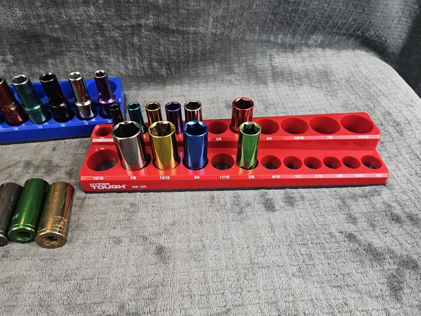 Hyper Tough sets feature color-coded metric and SAE deep sockets Incomplete