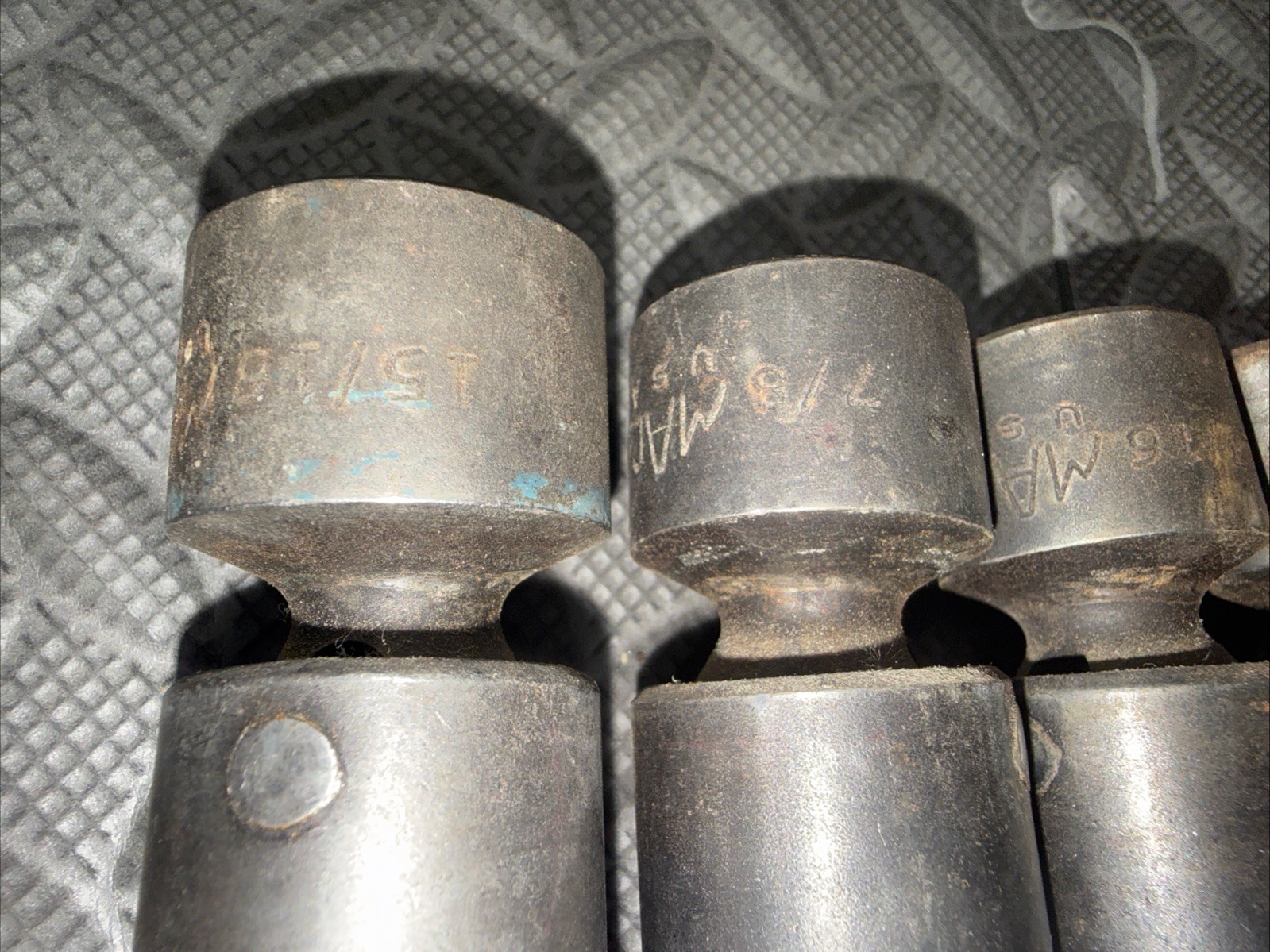 Mac Tools 7/16″ to 15/16″ 1/2″ Drive Impact Swivel Universal Joint Socket Set