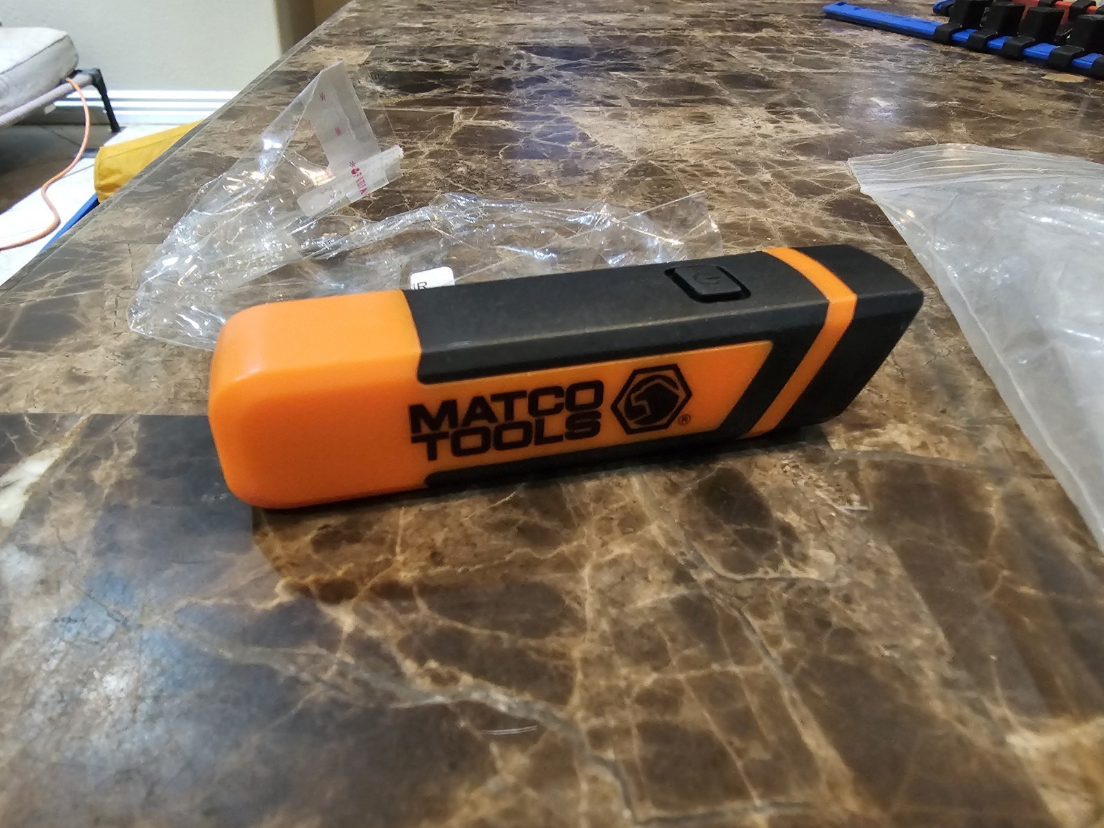 Matco Tools 600 Lumen ORANGE Rechargeable Neck Light MWL600 *** New Replacement