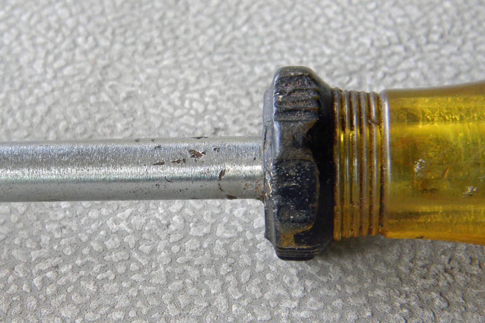 Vtg 12″ New Britain #D28 Flat Slotted 3/8″ Long Shaft Screwdriver, Yellow Handle