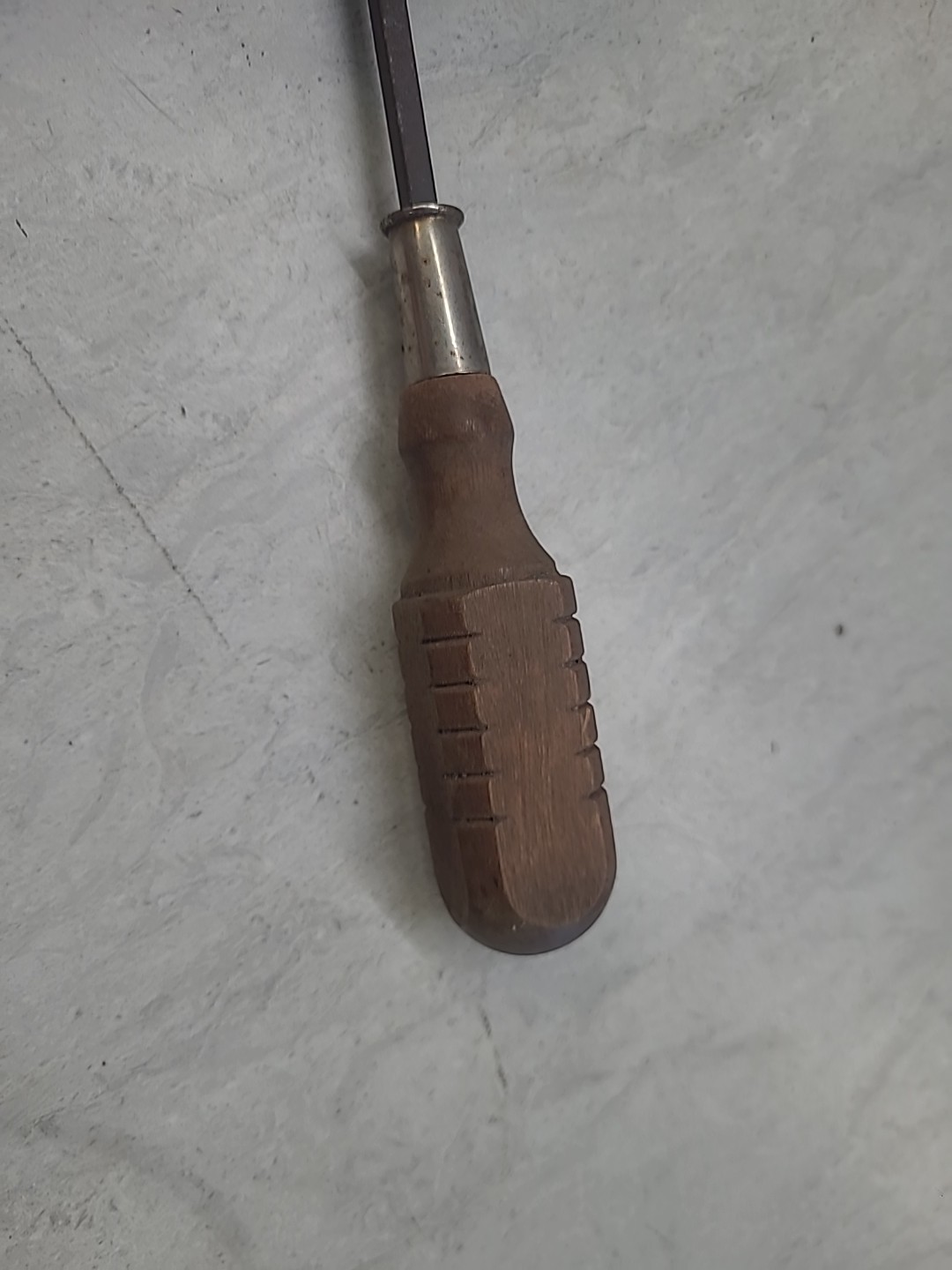 MAC H8 1/4″ Flat Slotted Head Square Shank Screwdriver Wood Handle S17