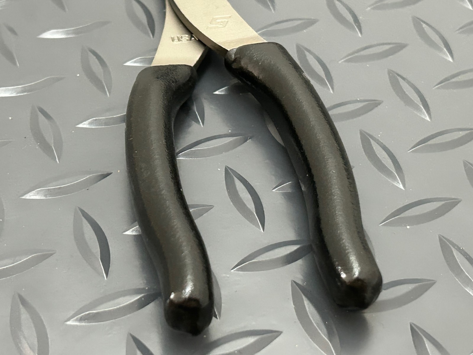 Snap-on Tools NEW 911ACFBK 11″in. BLACK Soft Grip Rounded Jaw Needle Nose Pliers