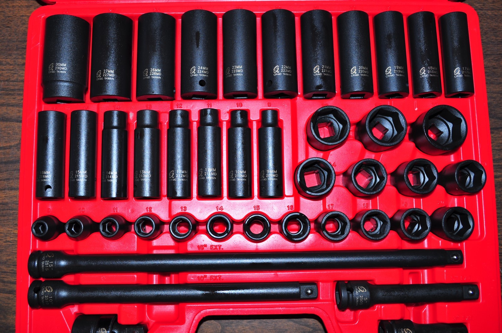 1/2”Dr Metric Impact Socket 43 cs 9-30MM,4 exbar & ujoint adptr Sunex 2569