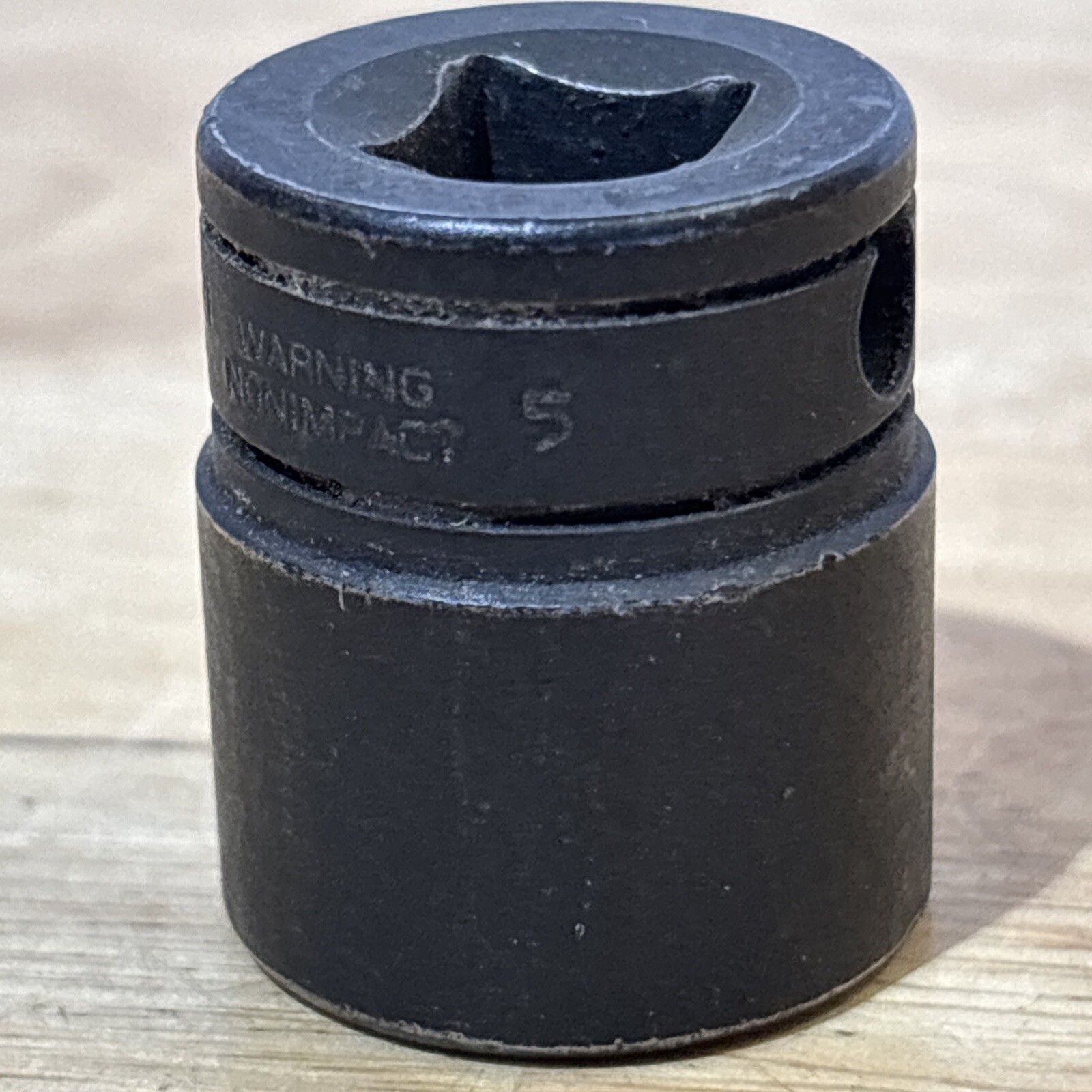Snap On 11/16″ Shallow Black Industrial Socket 3/8″ Drive 6 Point GFS221