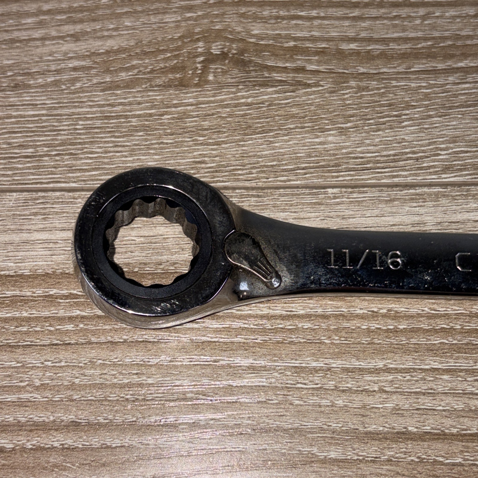 Craftsman 11/16-in Standard (SAE) Reversible Ratchet Wrench 42418 D-AD PAT.