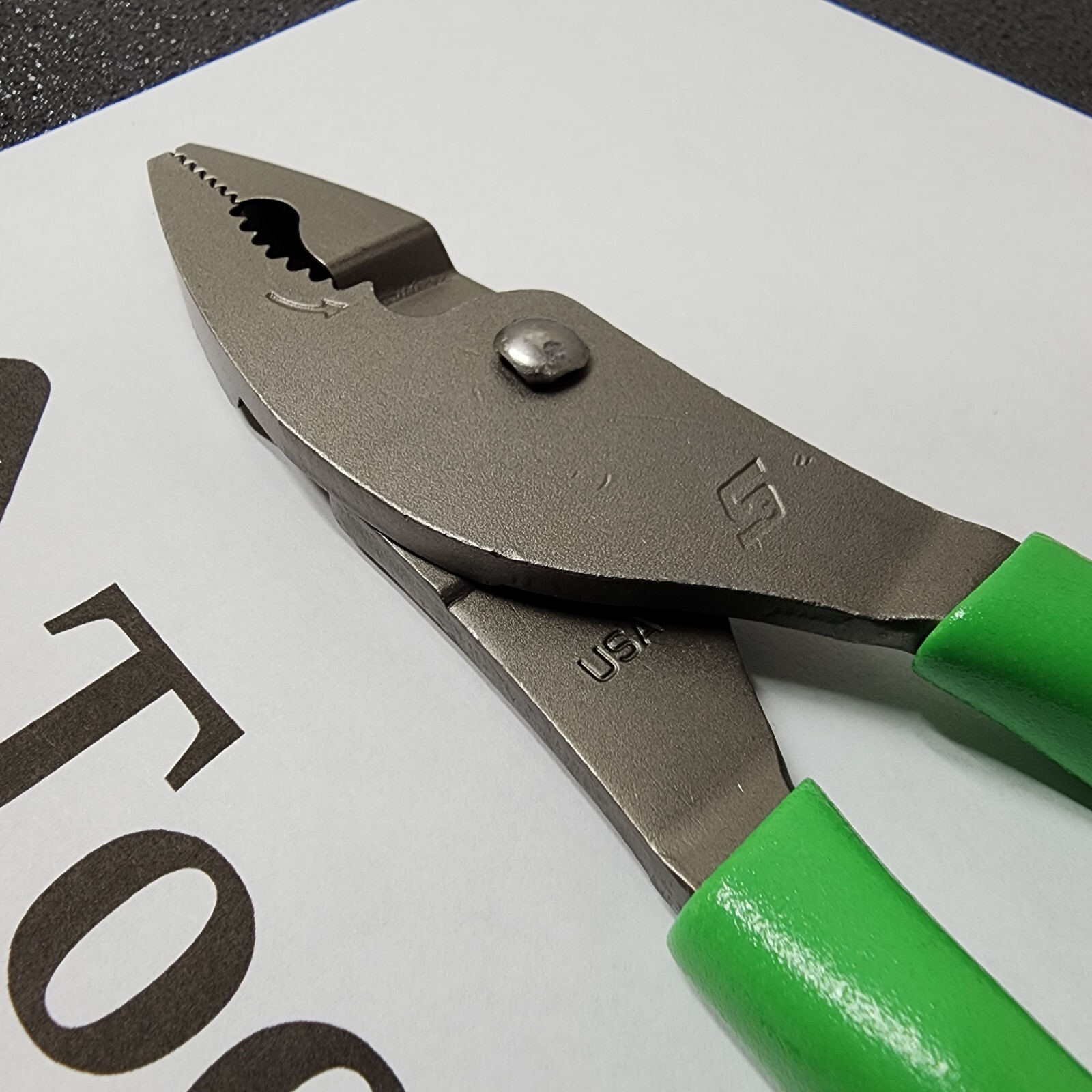 Snap-on Tools USA GREEN 8″ Talon Soft Grip FlankJaw Slip-Joint Pliers HJ47ACF
