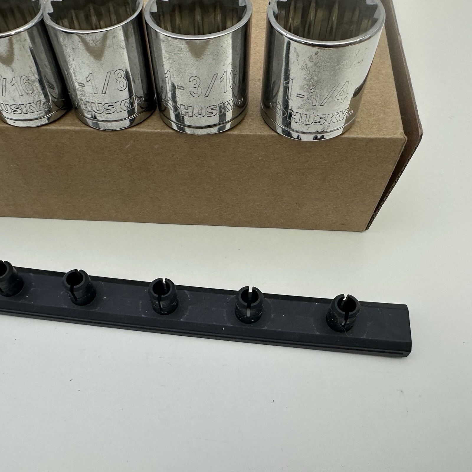 Husky 5 pc 1/2″ Drive 12 Point SAE Socket Set 1″, 1-1/16, 1-1/8, 1-3/16, 1-1/4