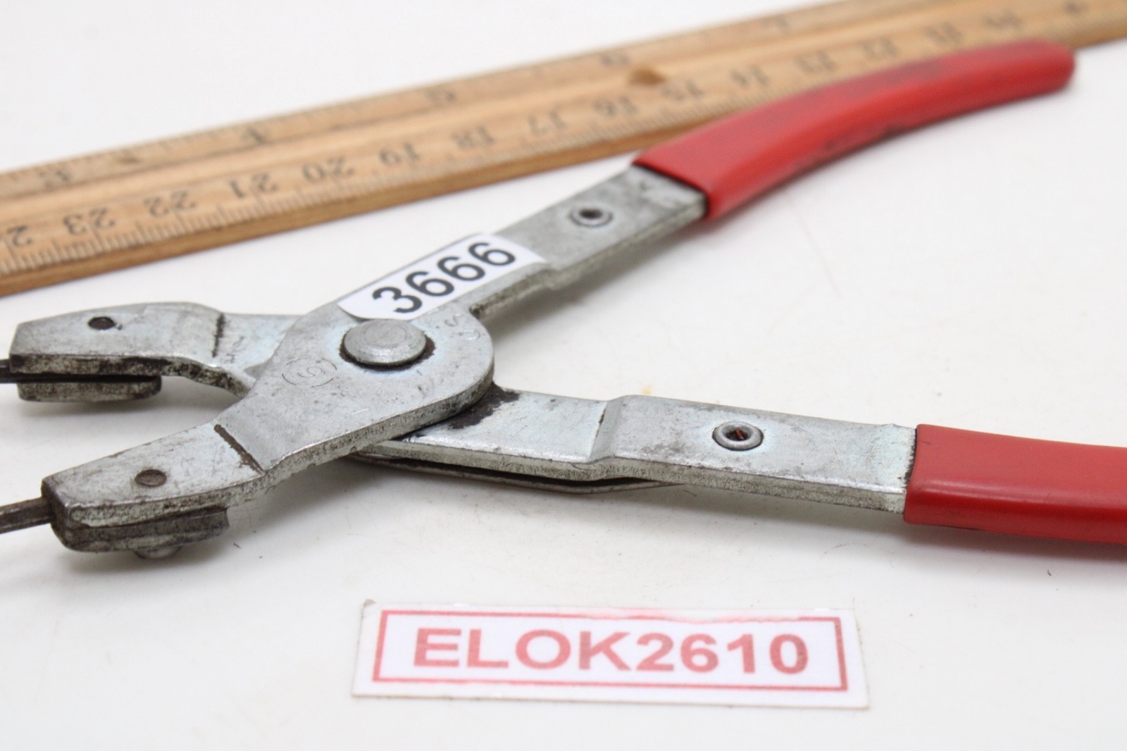 Unbranded 7″ Spring Loaded Red Rubber Handle External Snap Ring Pliers USA