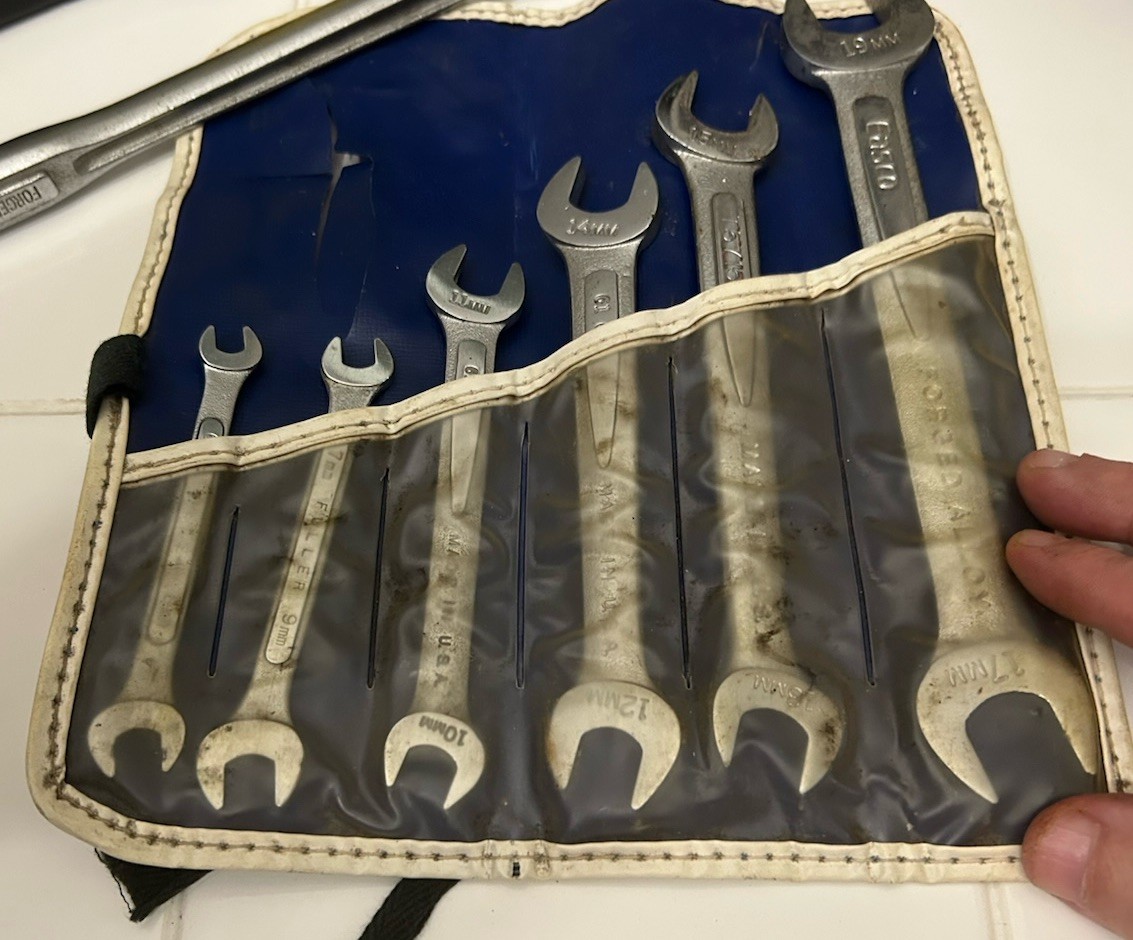 MIXED POUCH (6) METRIC OPEN END WRENCHES (6MM-19MM) EASCO, FULLER, MASTER MECH.