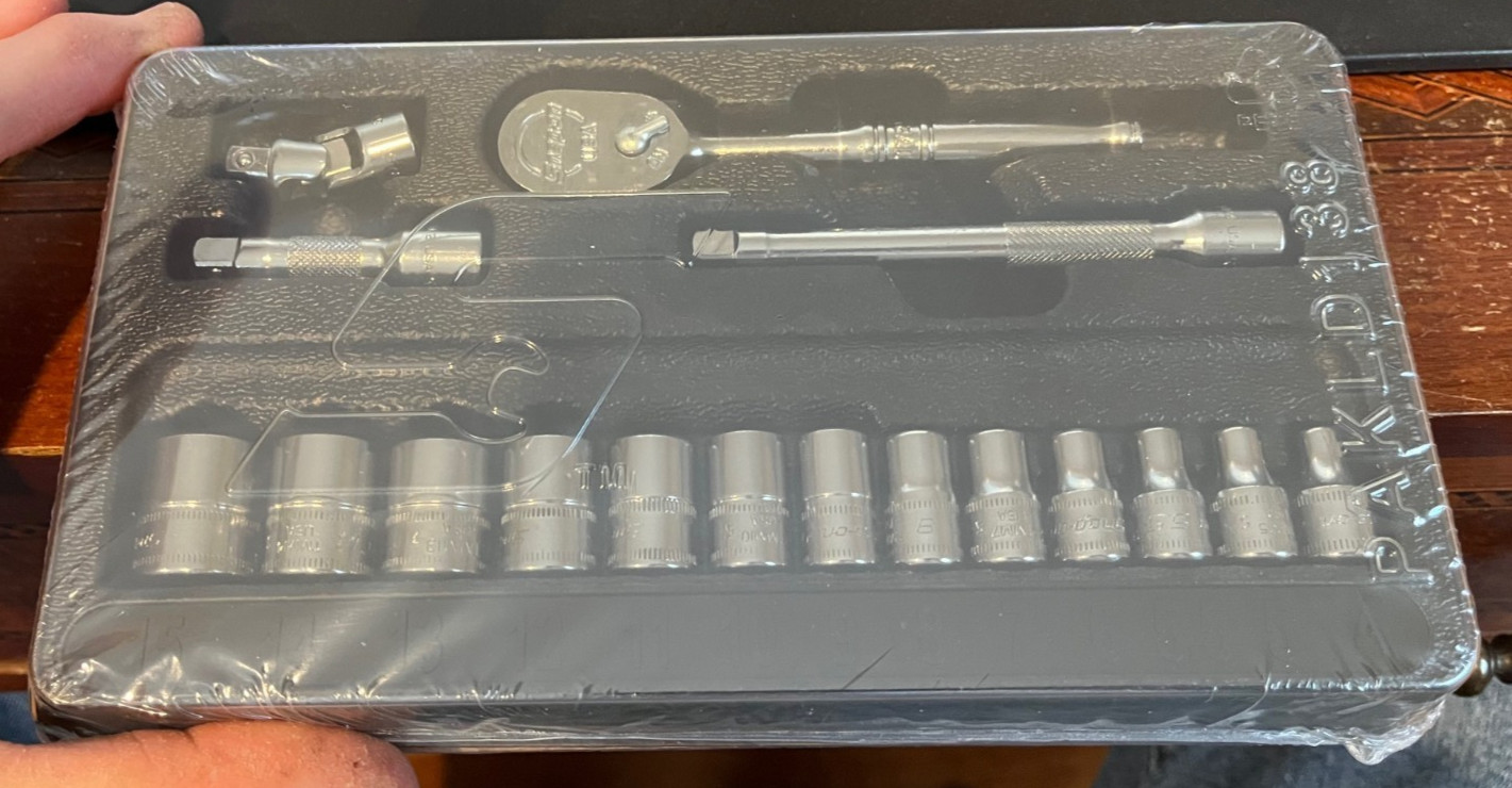 Snap-on Tools 117TMM 17 Piece 1/4″ Drive 6 Point Metric Starter Set & Tray NEW!
