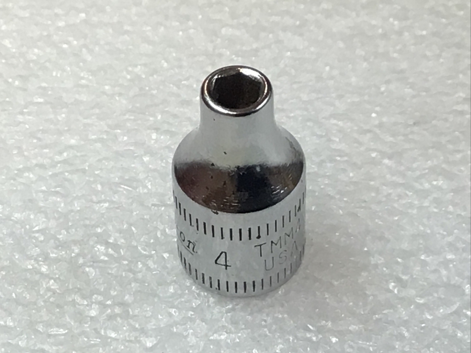 Snap-On TMM4 – 4mm , Metric, Chrome, 1/4″ Dr., Standard Socket, 6 Pt.-USA-NICE