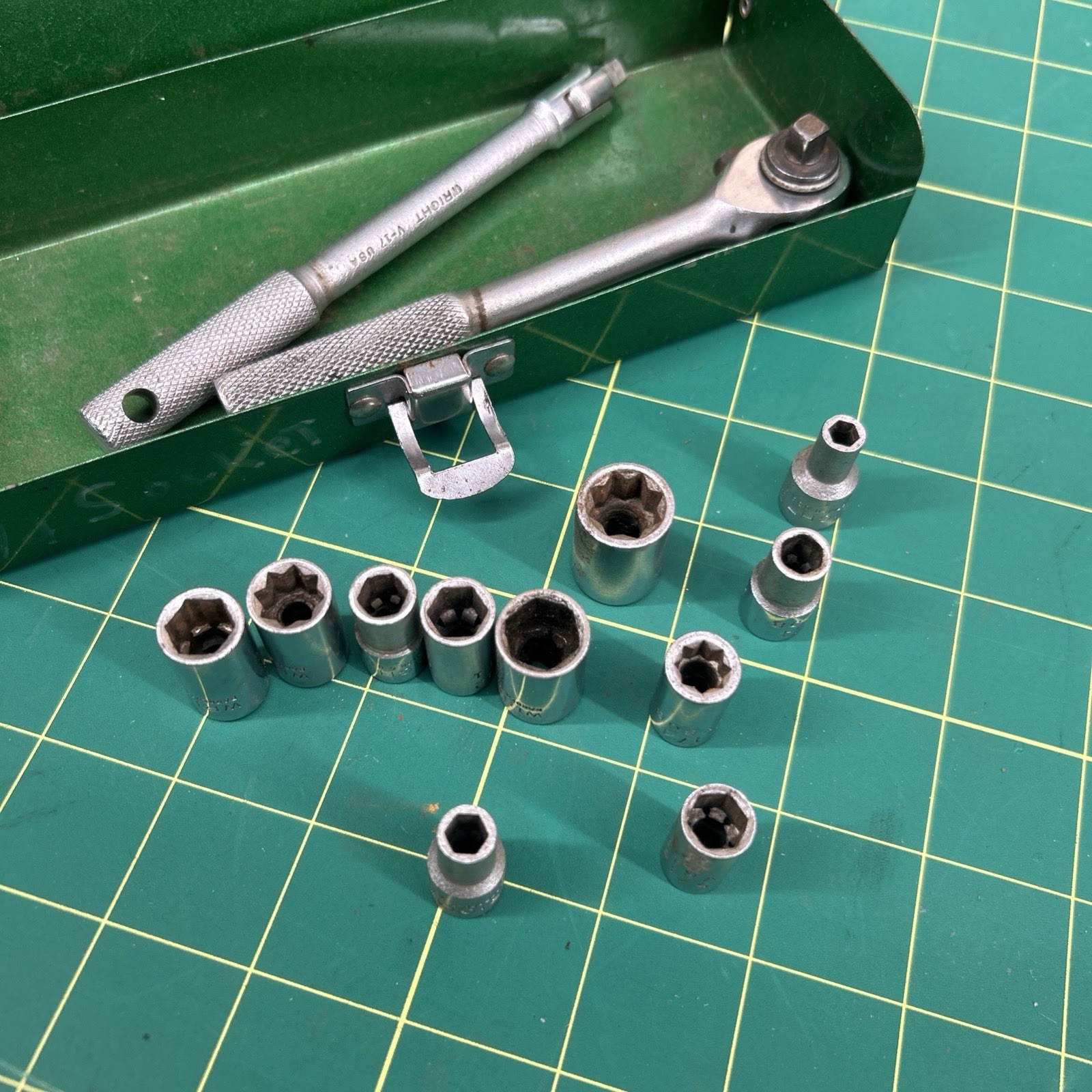 VTG Wright Tools 1/4” Drive SAE Socket & Ratchet Extension V-70 Set Case Box USA