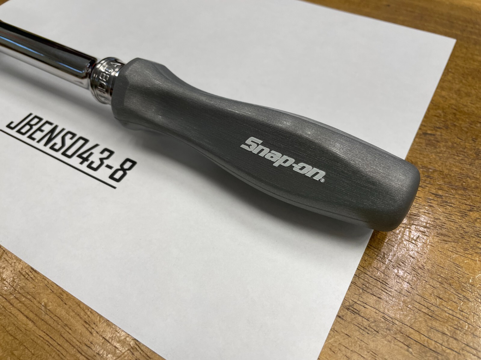 Snap-on Tools NEW DARK TITANIUM 1/2″ Drive Hard Grip Fixed Head Ratchet SHD80ADT