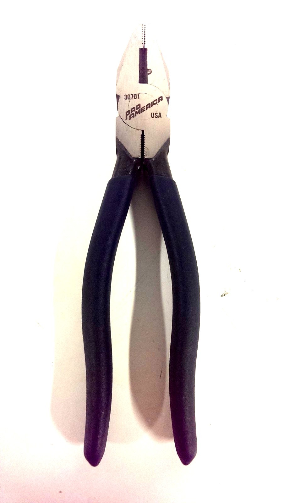 Pro America Tools Blue Grip Lineman’s Pliers 7″ 30701 *Made in the USA*