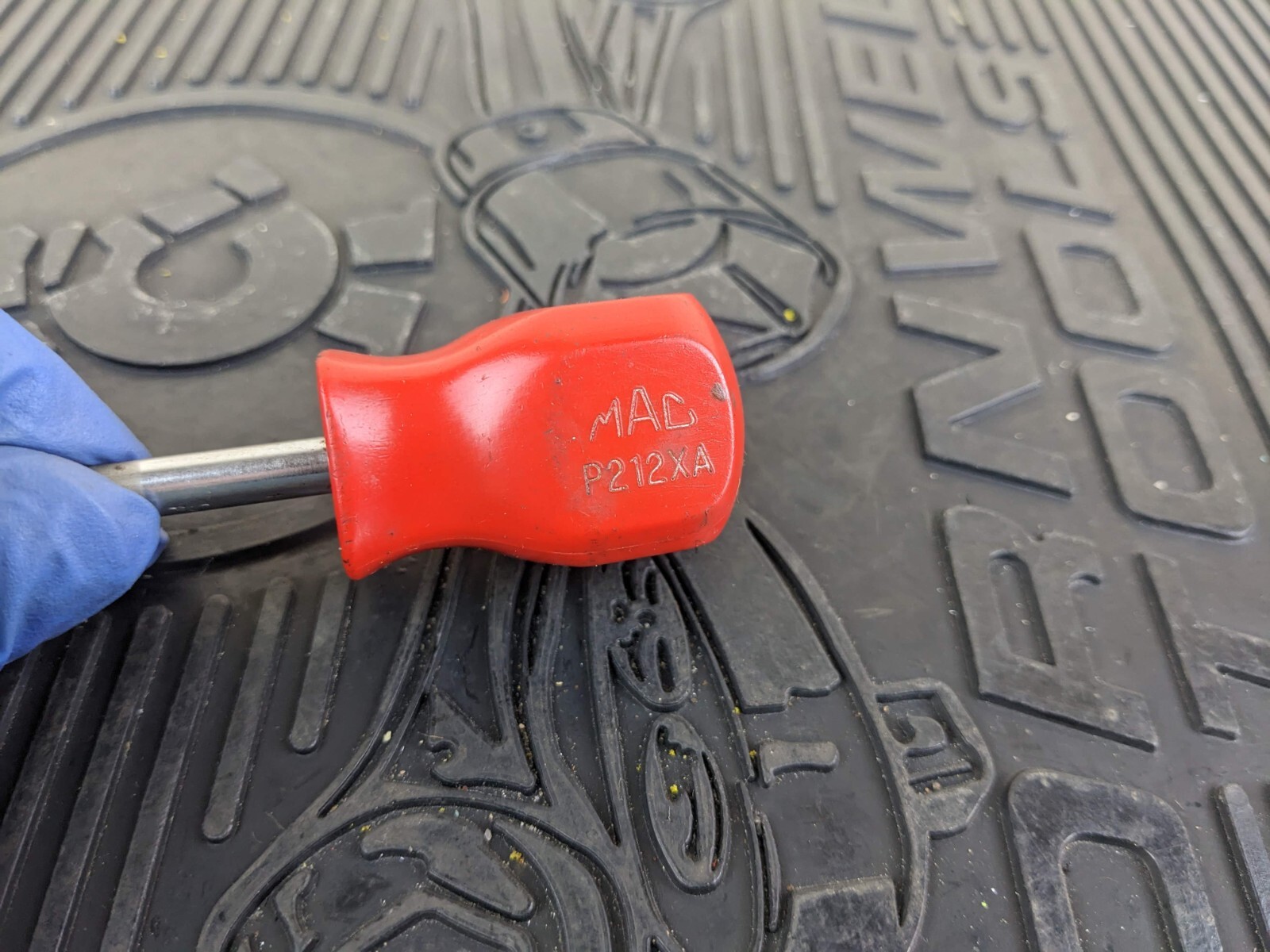 #av311 MAC Tools USA Model P212XA #2 Philips Stubby Red Hard Handle Screwdriver