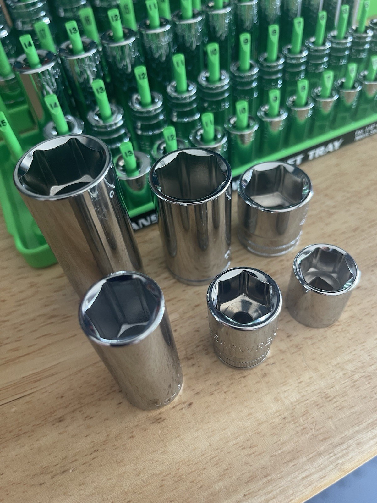 GearWrench 1/4″ & 3/8” Metric Shallow Mid Deep 6 pt Sockets w/ Hansen Trays