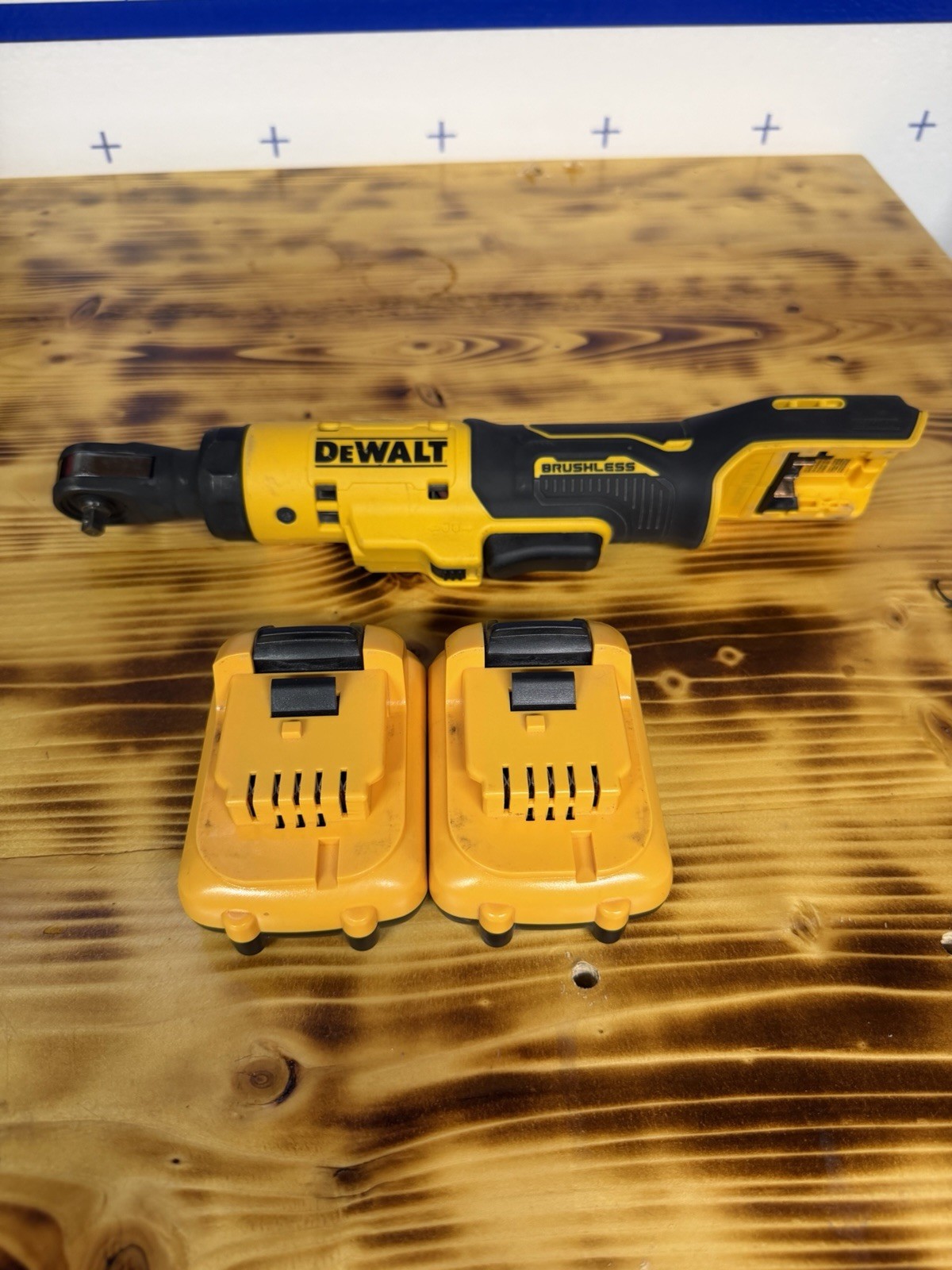 DEWALT DCF504B Brushless 1/4″ (6mm) 12V Ratchet with 2 Aftermarket Battery’s