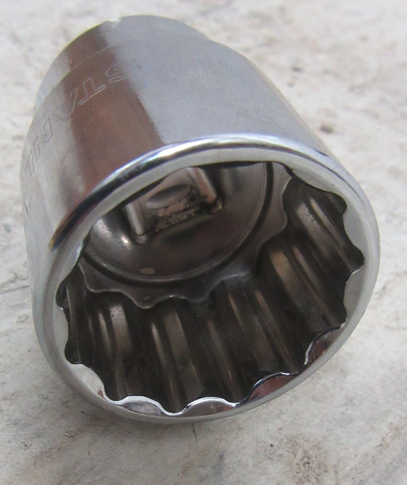 STANLEY 1/2 in Drive 29 mm 12 POINT SOCKET 88-801