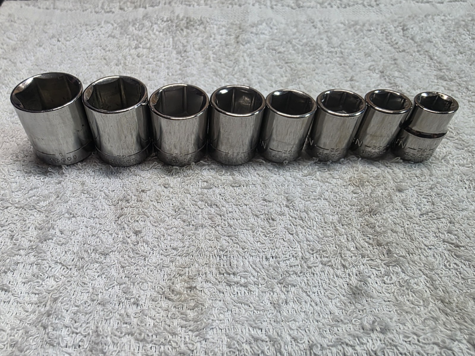Craftsman G series Socket Assortment Lot SAE & Metric 1/2-3/8 Sized