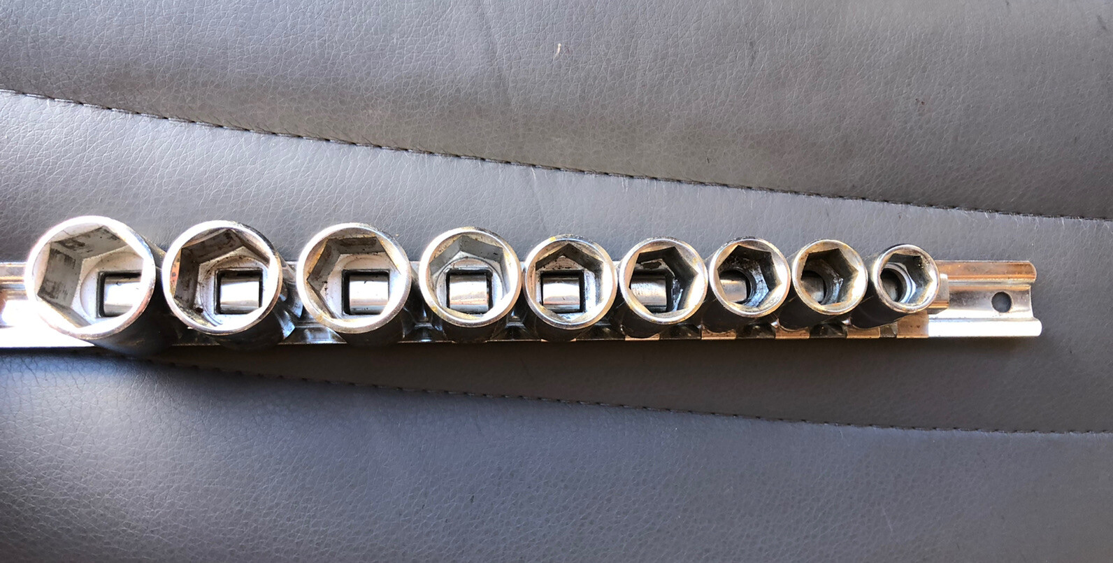STANLEY PROFFESIONAL 6 POINT METRIC 3/8 DRIVE 11,12,13,14,15,16,17,18,19MM