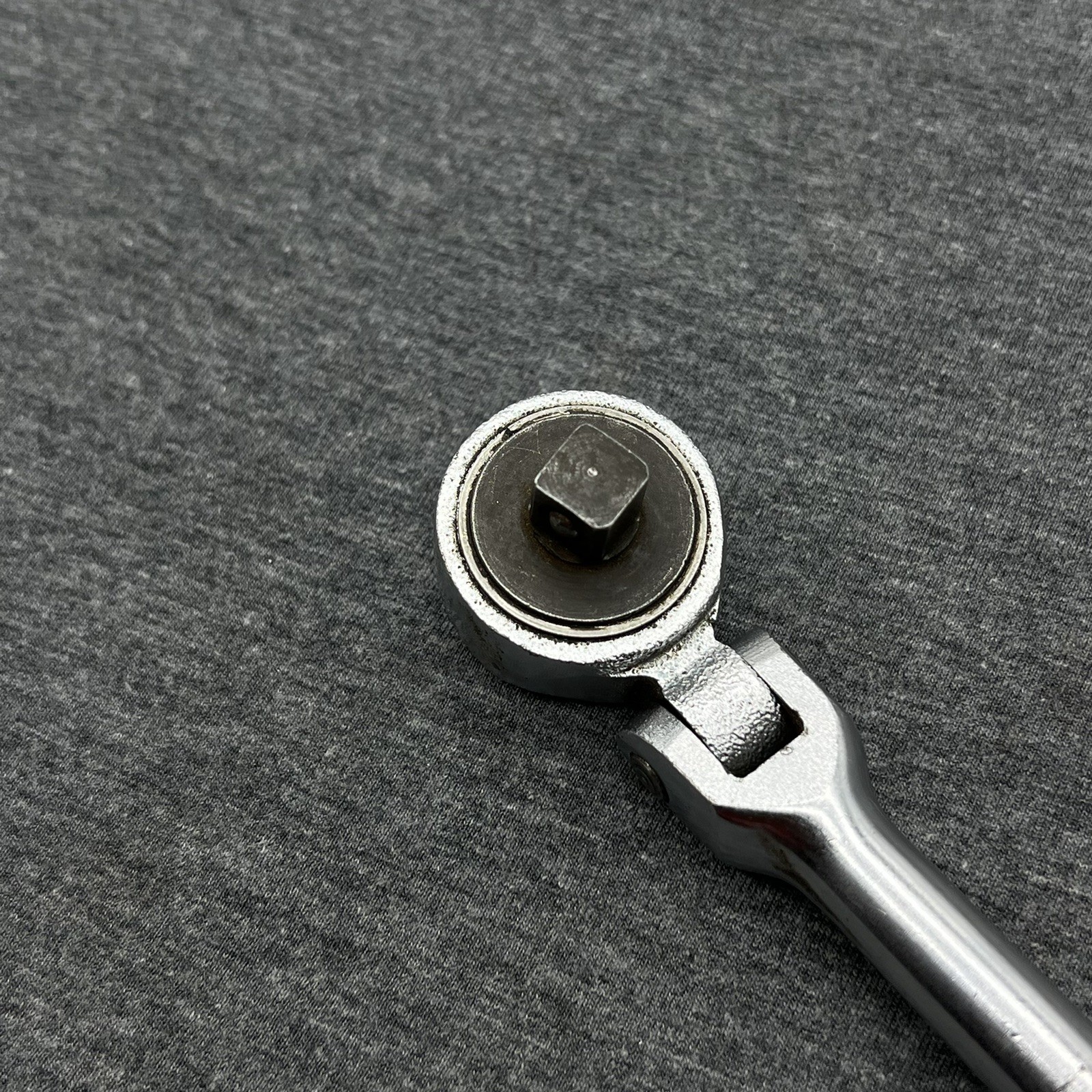 Dayton 11″ Flex Head Ratchet 3/8″ Drive Knurled Handle 4×991 USA