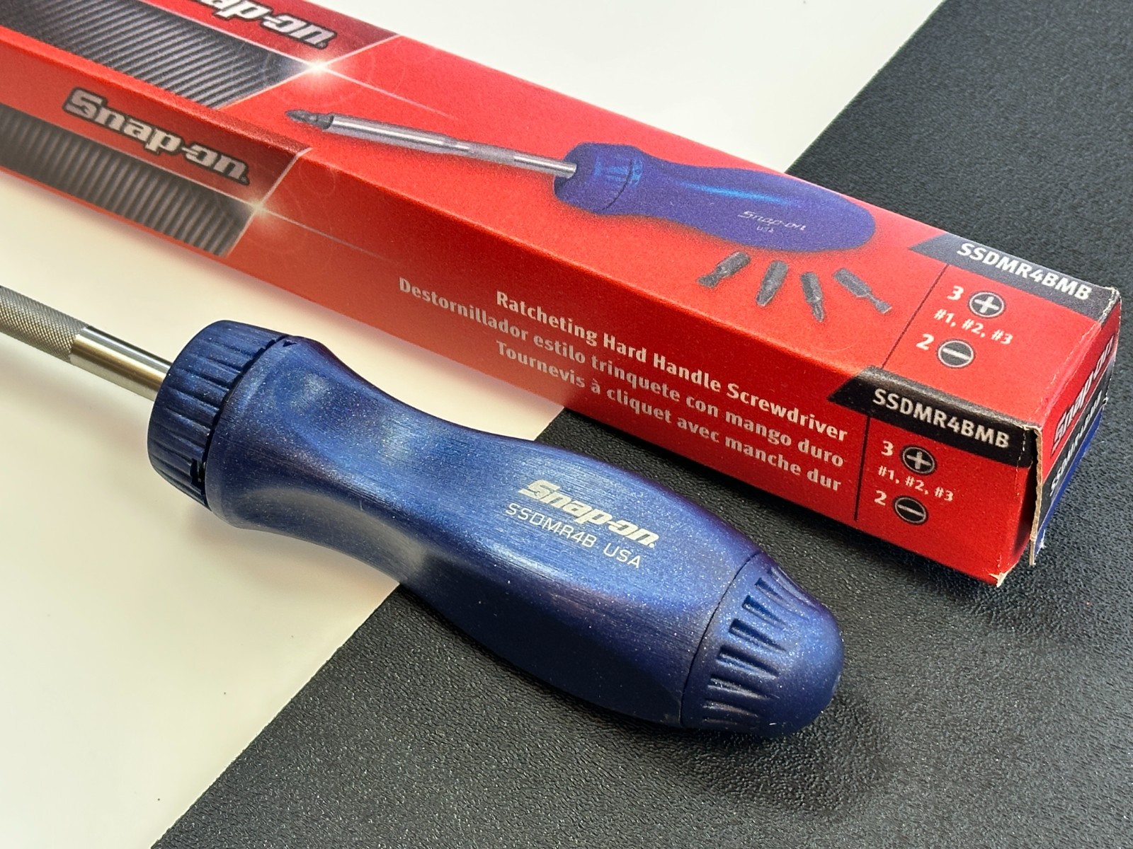 NEW Snap-On Tools USA POWER BLUE Ratcheting Hard Handle Screwdriver w/ Bits, Box