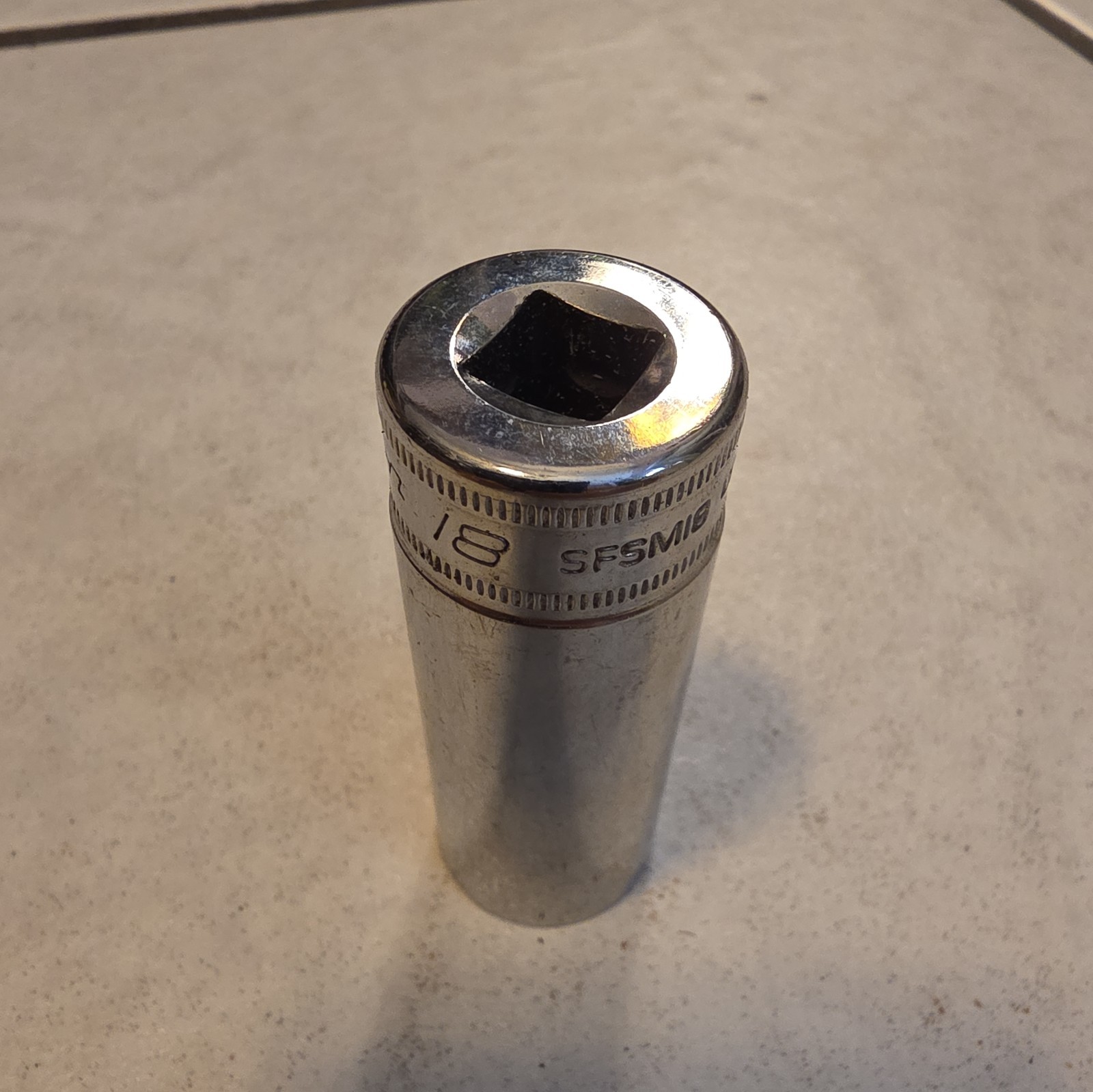 Snap-on Tool 3/8″ Drive Deep Chrome Socket Metric 18mm SFSM18
