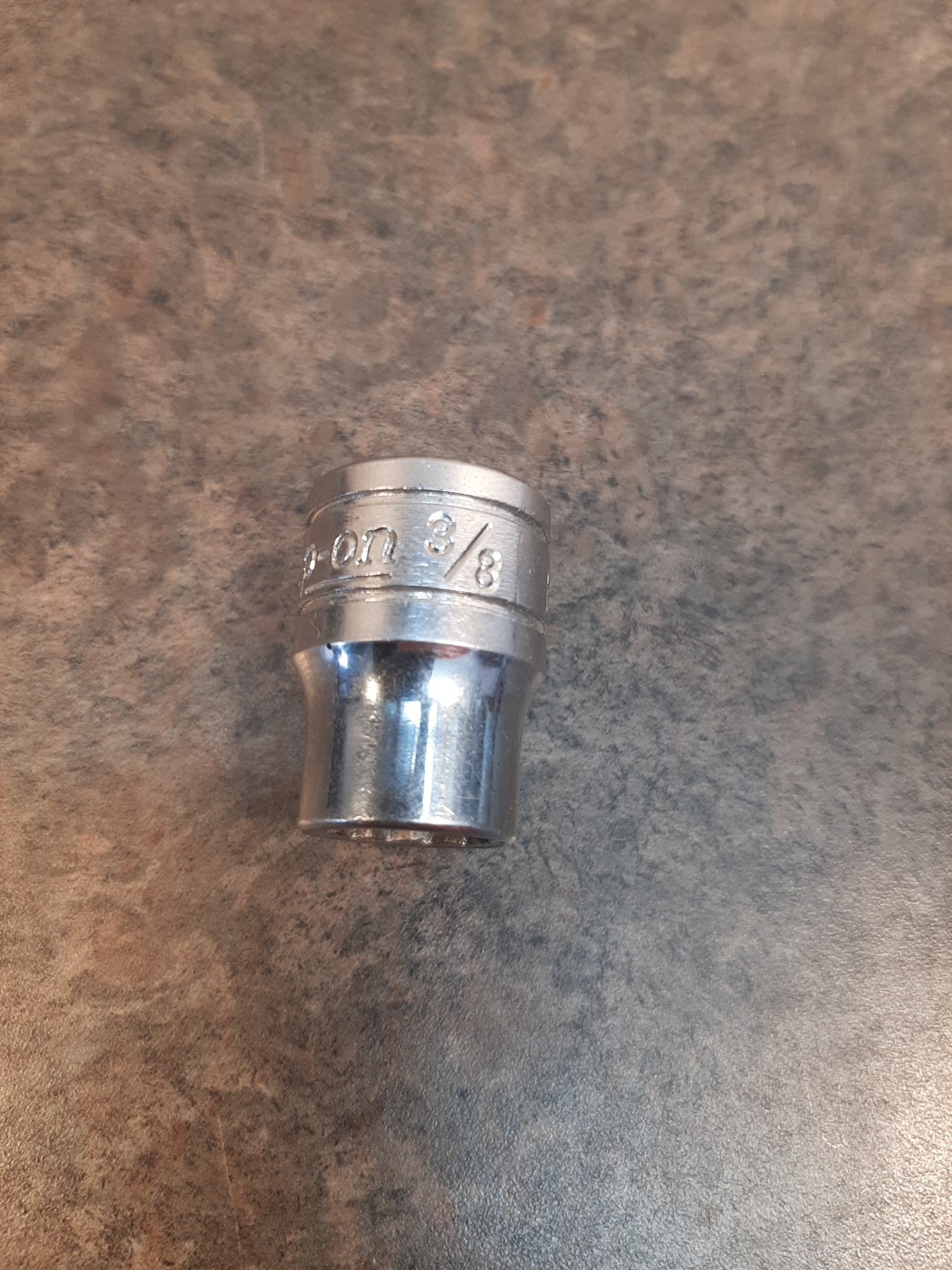 Snap-on 3/8″ Drive 3/8″ SAE Shallow 12 Point Socket F121 USA