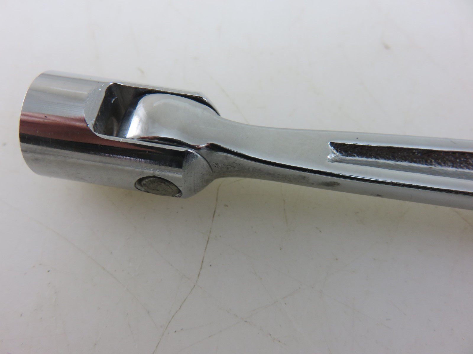 Snap-On B1360 Saltus Flex Head Socket Brake Wrench 1/4″ x 5/16″ SQUARE BOX END