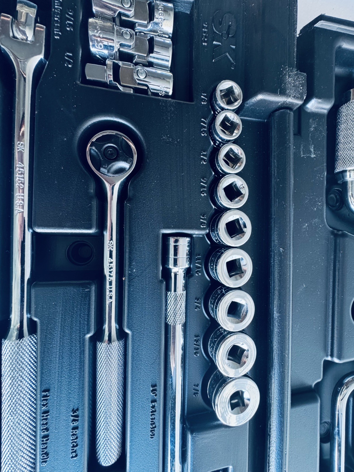 SK Tools 23 Piece SAE 3/8″Drive 12Pt General Service Set W/Snap Latch Case~94523