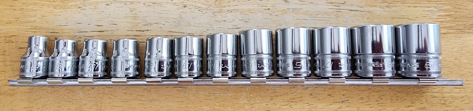 NOS Snap On 12 Pc 6 pt Metric 3/8″ Flank Dr Shallow Socket Set 8-19mm 212FSMY