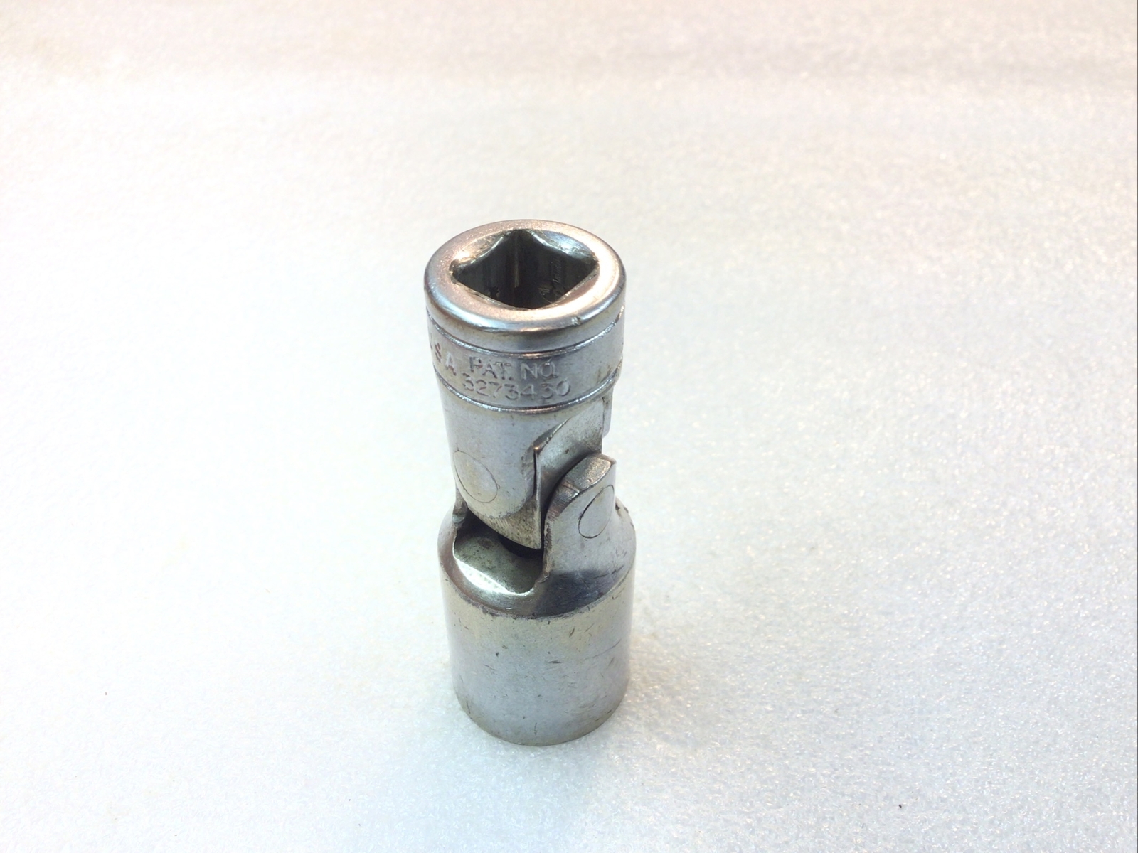 Snap On Tools#FSU22 – 11/16″, SAE, Semi-Deep, Swivel Socket, 3/8”Dr., 6Pt.,-USA-