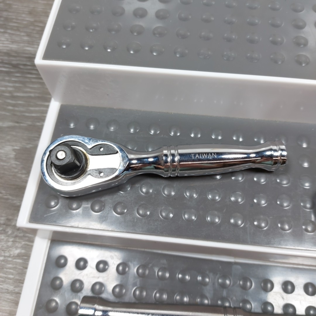 Vtg Stubby Ratchet Set Tawain 1/4, 3/8 & 1/2 Reversible