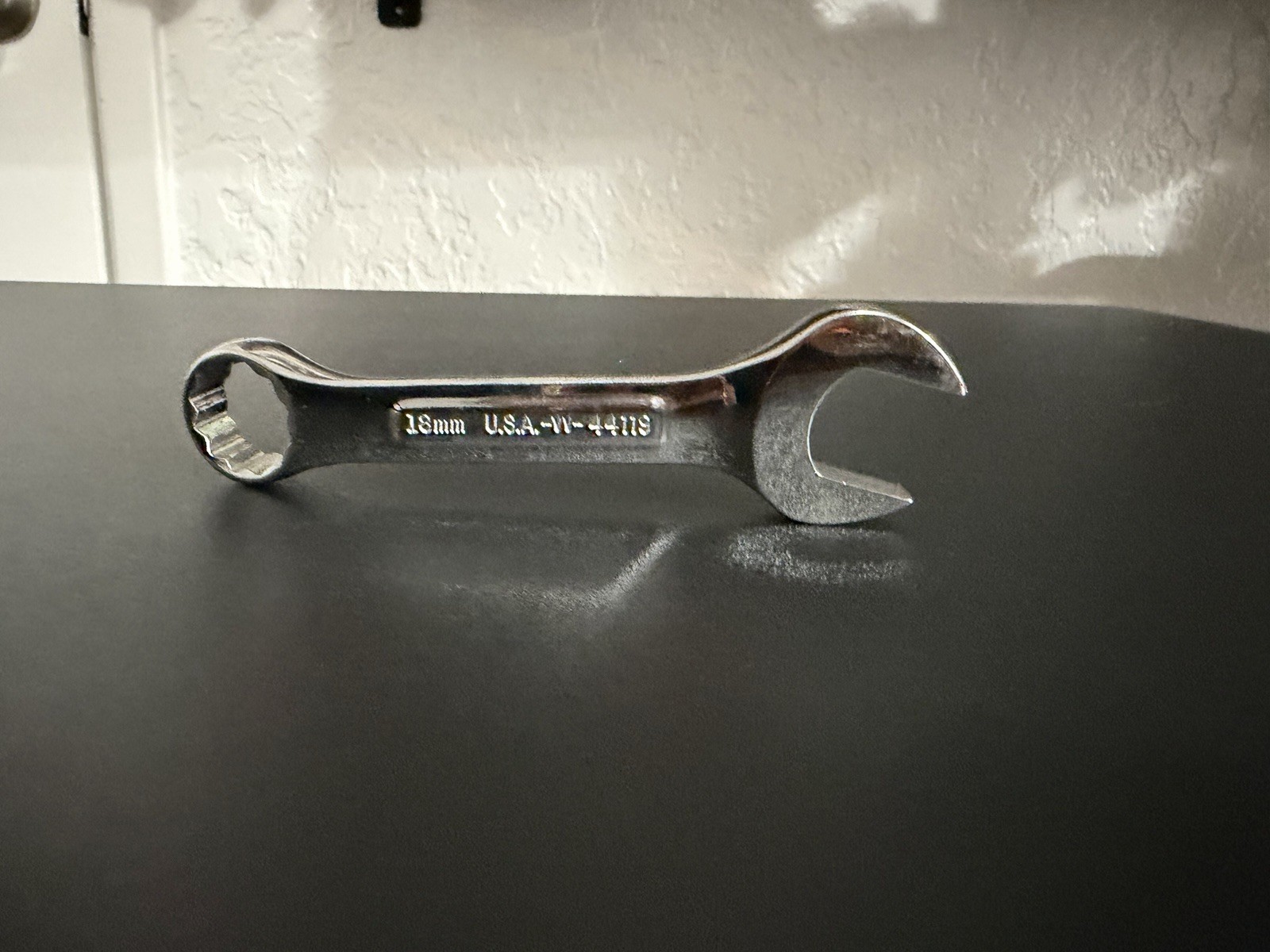 Craftsman 44119 combo wrench 18 mm 12 point stubby 5″ long