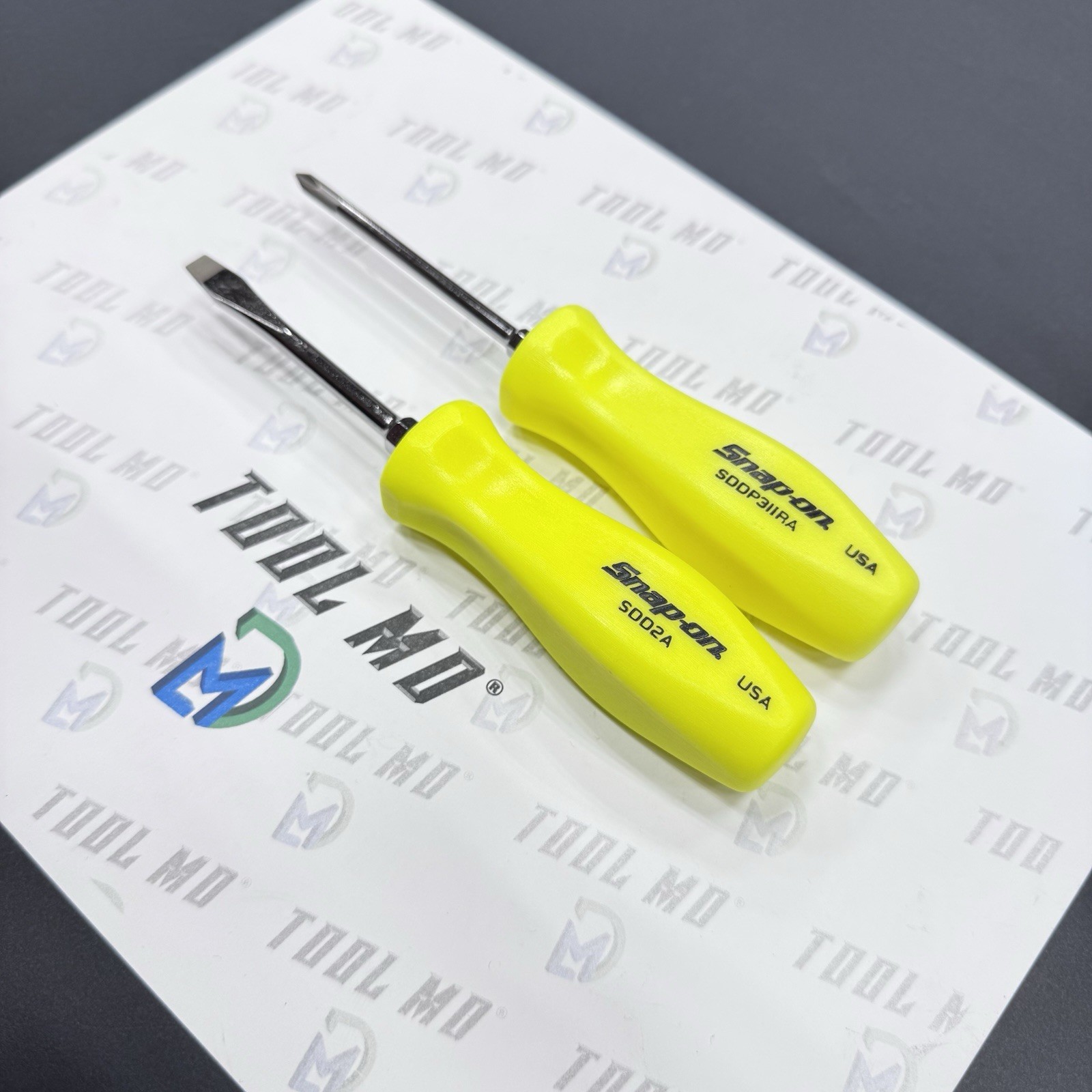 Snap-on Tools USA NEW 2pc HI VIZ Hard Handle Screwdriver Set SDDP31IRA SDD2A