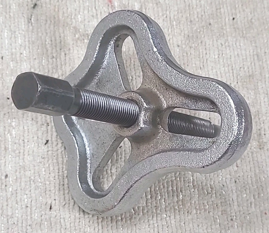 New Britain P-128 3″ yoke puller small engine repair puller USA Made Tool