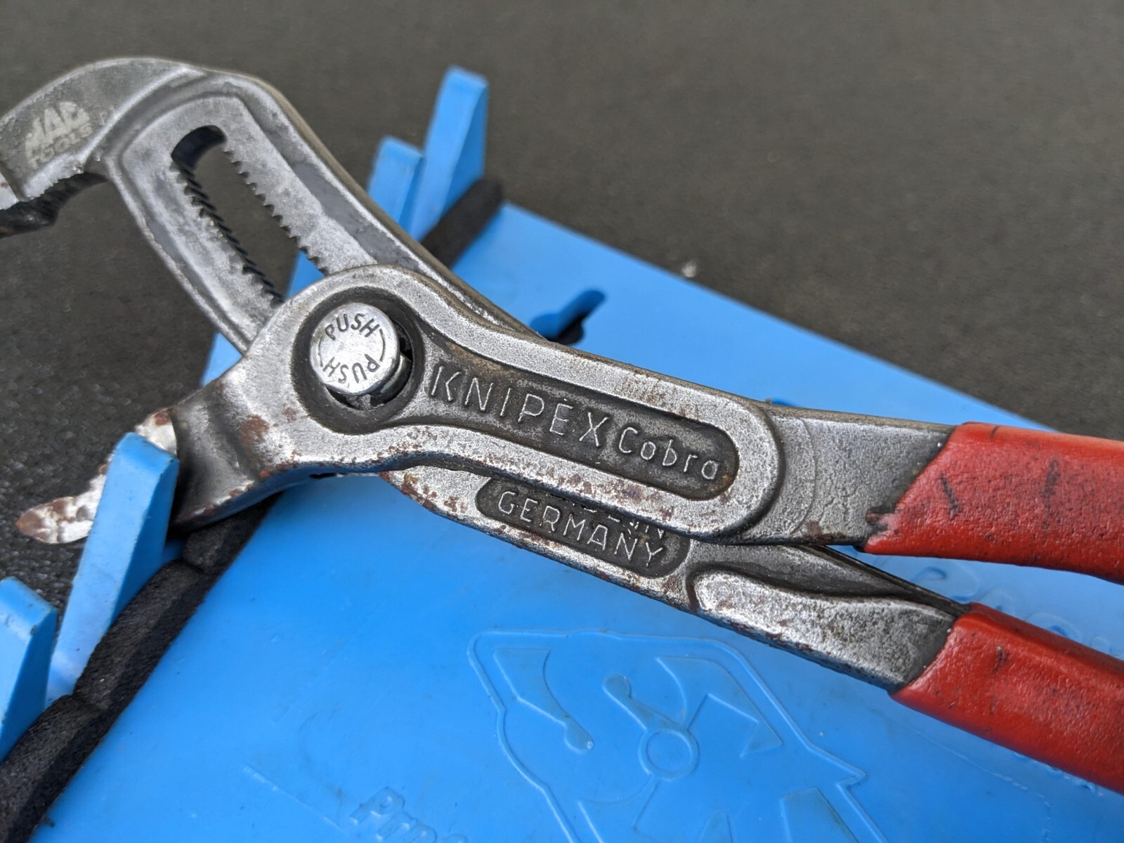 #bj076 Mac Tools P10C Knipex Cobra Self-Gripping 10in Pliers