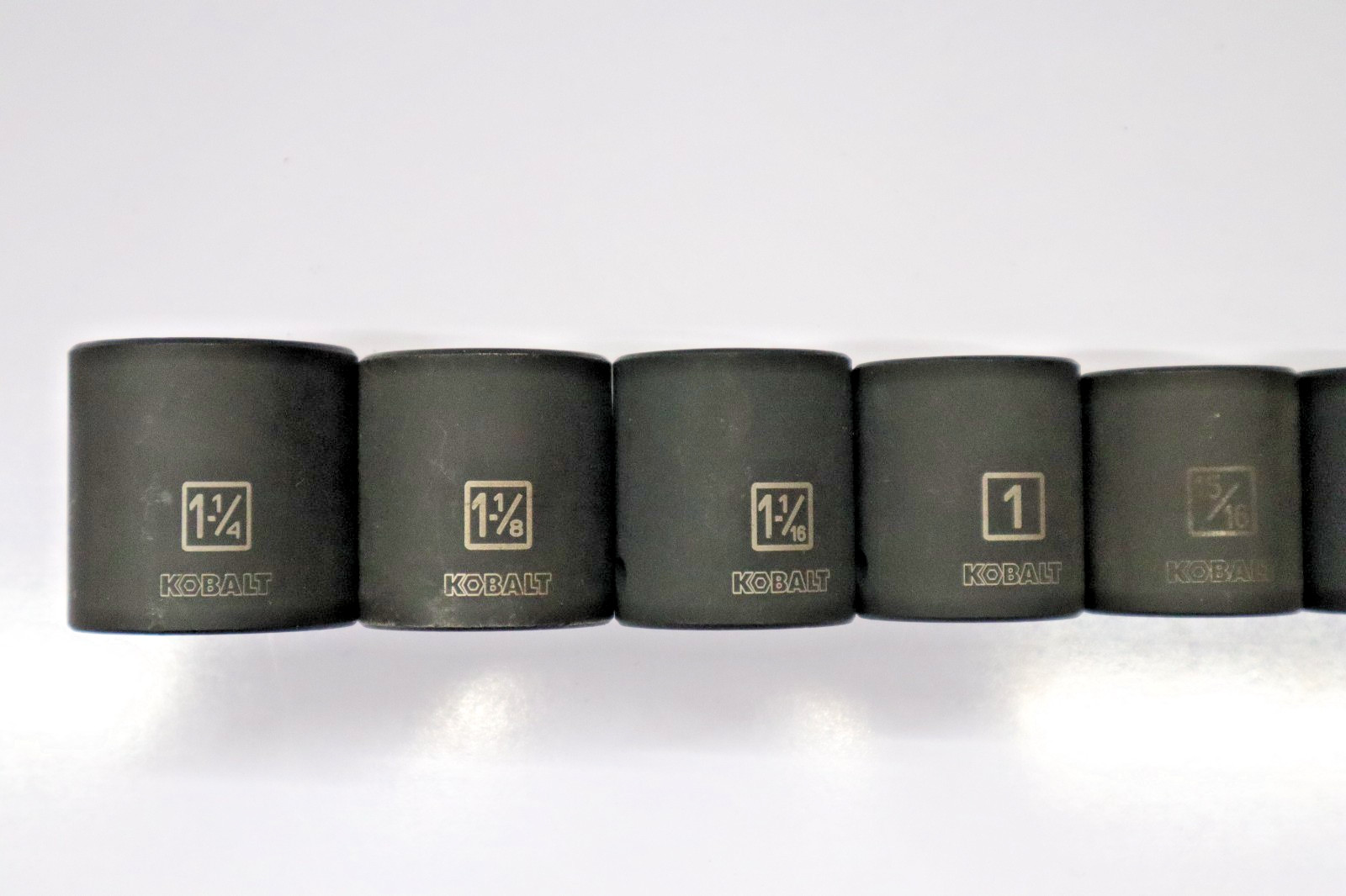 Mixed Lot of 28pc. 1-1/4″ – 1/8″ 6pt Impact Sockets Matco, Kobalt & Blackhawk