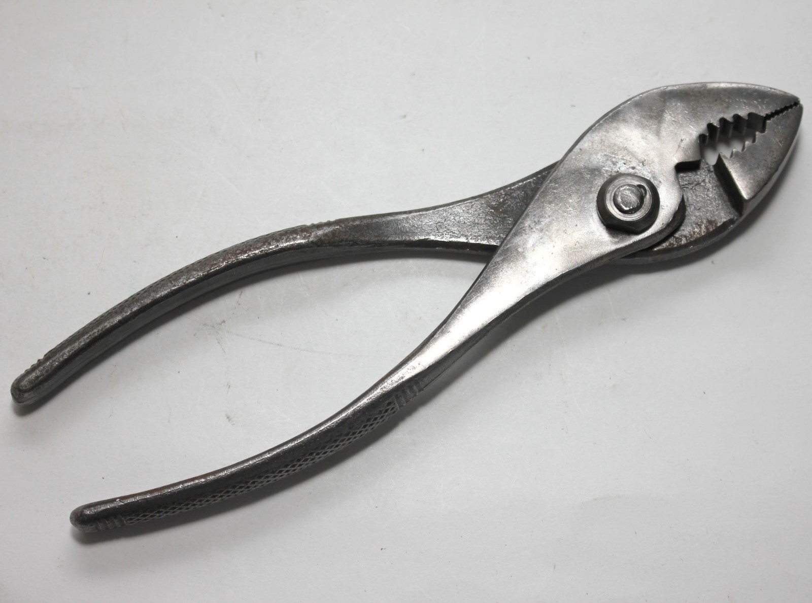 BOKER USA 5041-S 6-3/4″ Slip Joint Pliers With Cutter Textured Grips Vintage