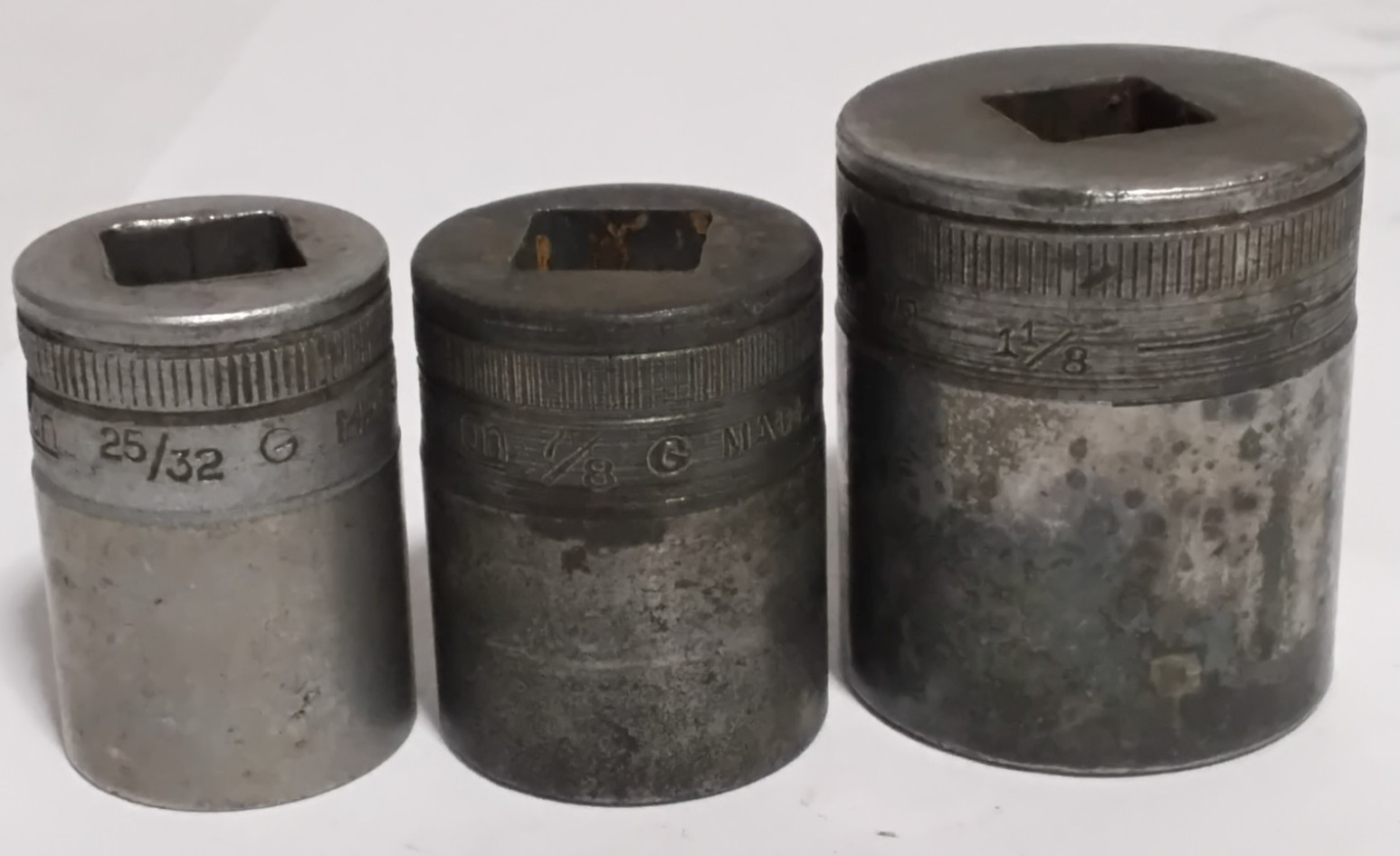 (19) Snap-On Mixed Drive Size Sockets Variety USA 1/4″ 3/8″ 1/2″ 6 & 12 Point