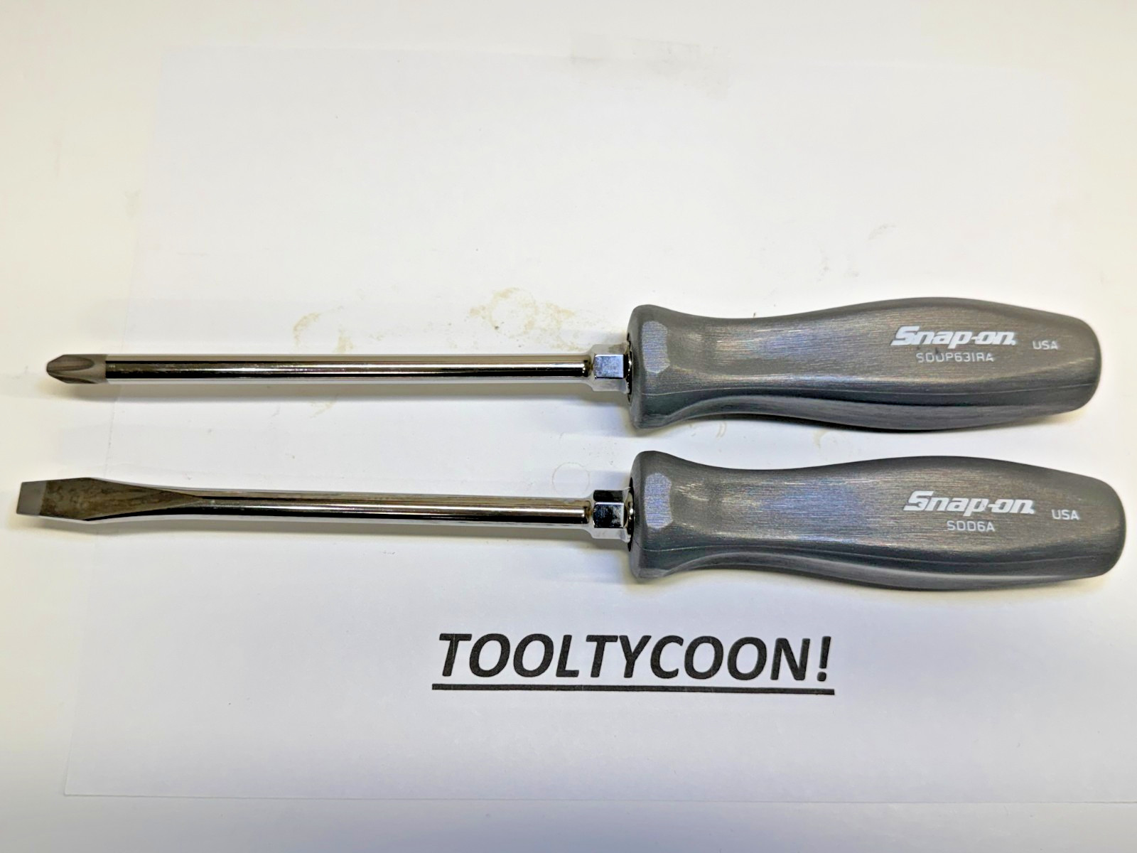Snap-on Tools USA NEW DARK TITANIUM 2pc Hard Handle Screwdriver Set