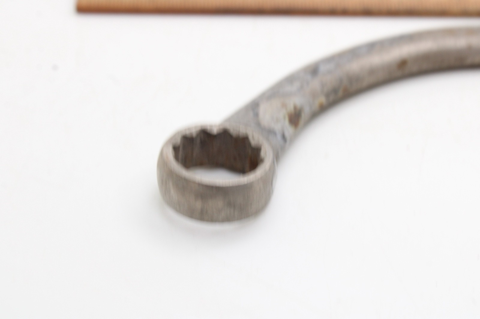 Unbranded Obstruction Wrench Curved SAE 5/8″x9/16″ 12 Pt. Chromium Vanadium USA