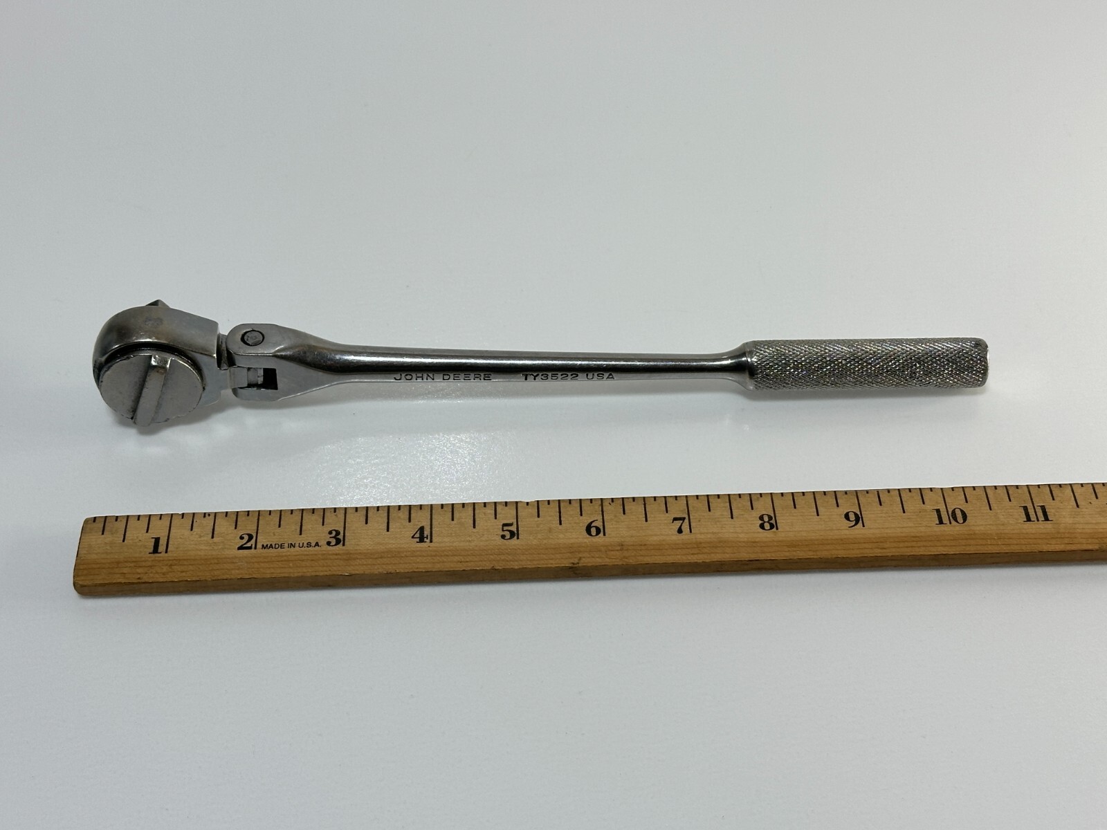 JOHN DEERE Tools USA TY3522 3/8″ Drive Flex Head Ratchet – Chrome Knurled Handle