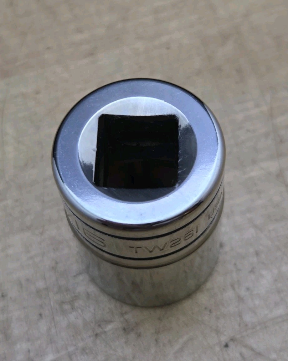 New Snap On TW261 – 1/2″ Drive 13/16″ Shallow 6 Pt Chrome Socket