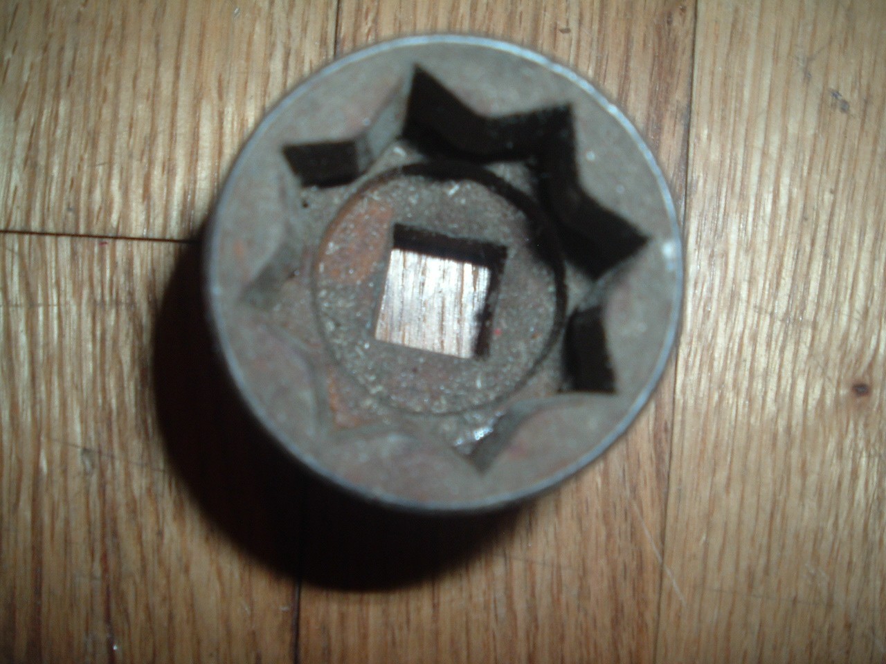 Vintage Snap On 1-1/8” 8 Point pt 5/8” Drive Socket P436