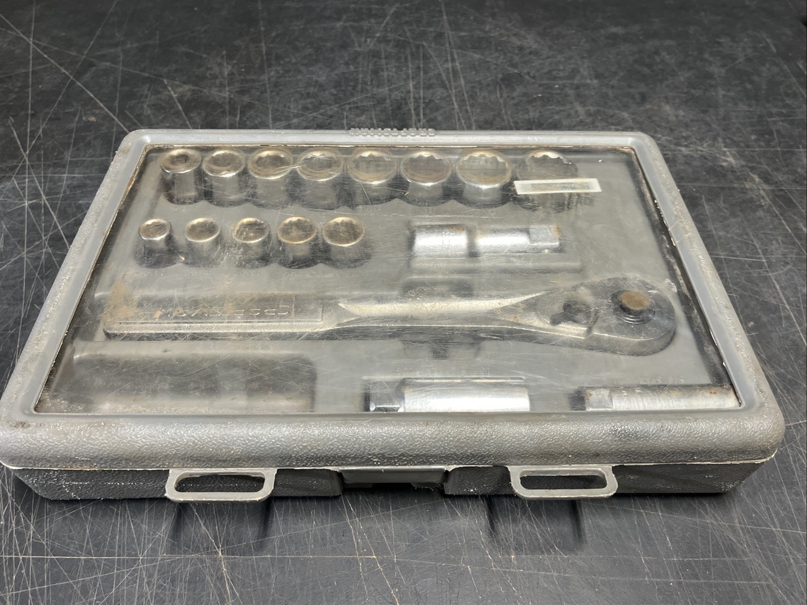Craftsman USA 1/2” Drive 17pc Metric Socket Set & Ratchet 34831 12 Point