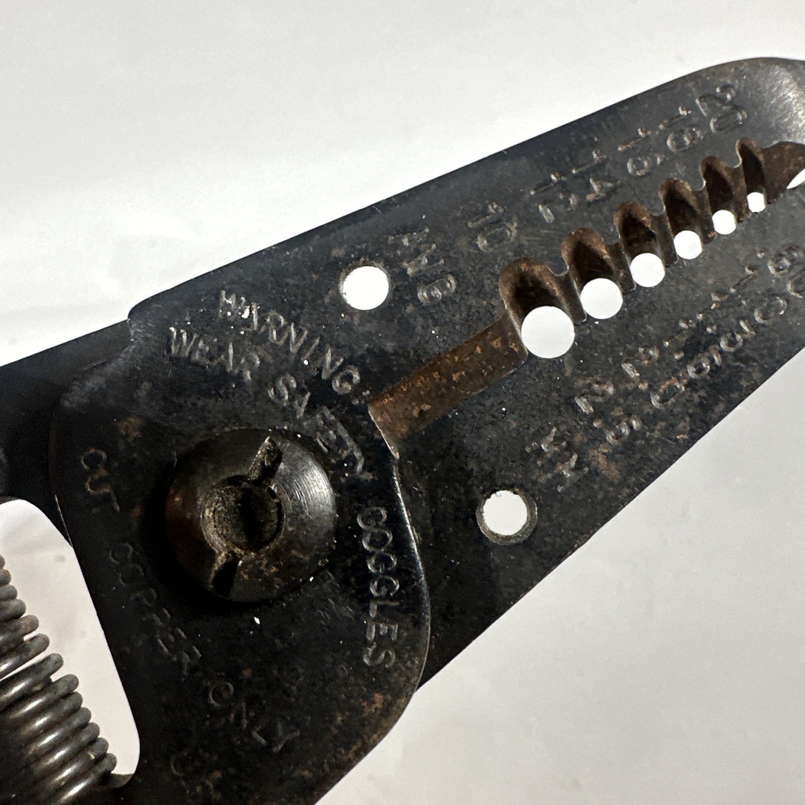 Crescent WS15 6″ Self-Opening Wire Strippers / Cutters 10-20 AWG USA Made