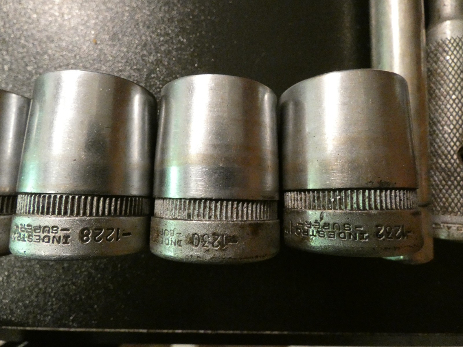 Indestro Super USA 10 pc. 1/2dr. 12pt. Socket Set 7/16-1″ + 1/2 to 3/8 adapter